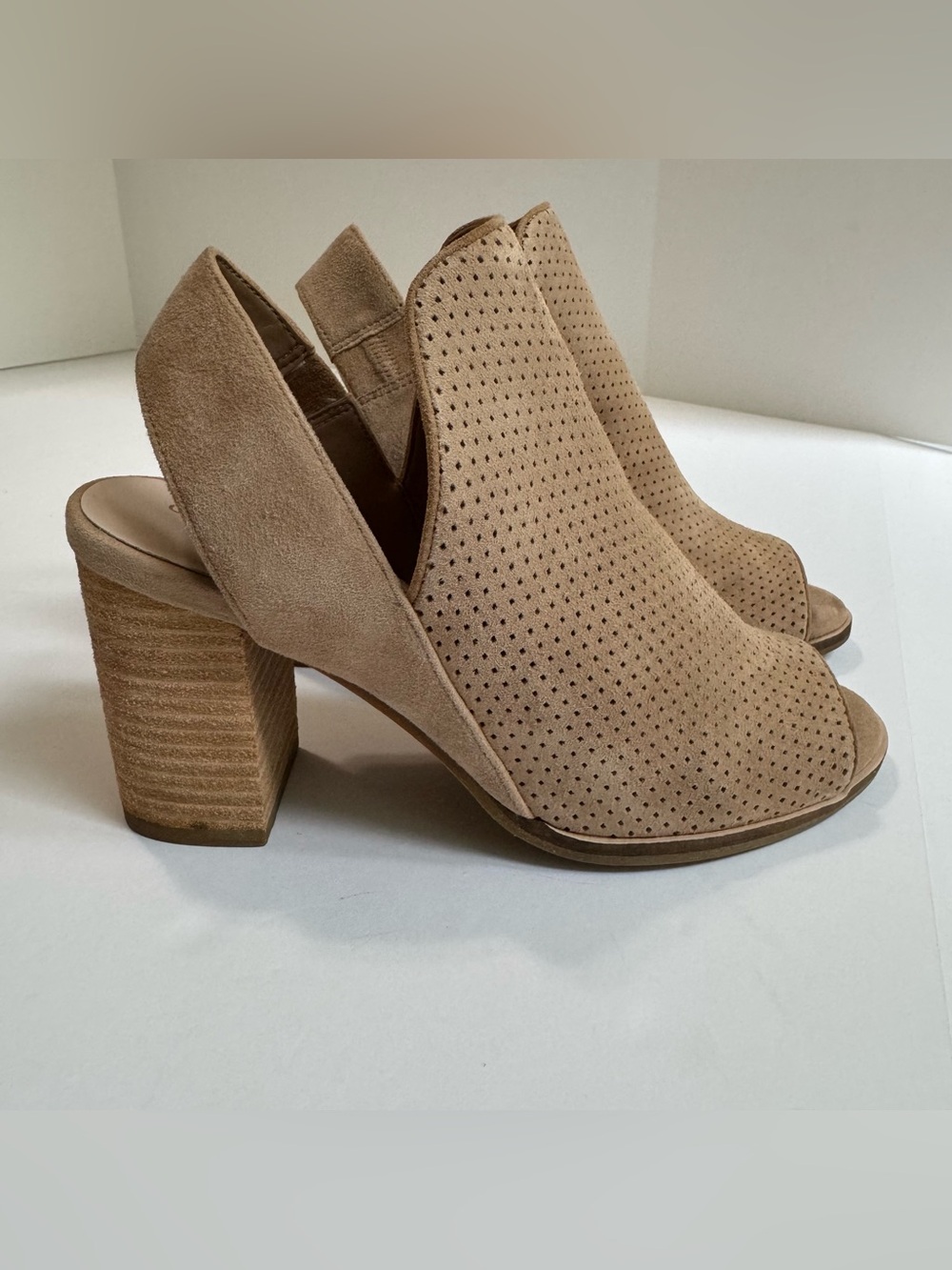 Cole Haan Callista Sesame Tan Suede Perforated Open Toe Slingback Bootie 5B Box